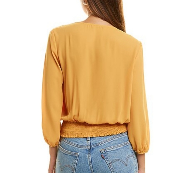 ❗️Sale❗️Krisa Side Tie Top - Picture 2 of 7